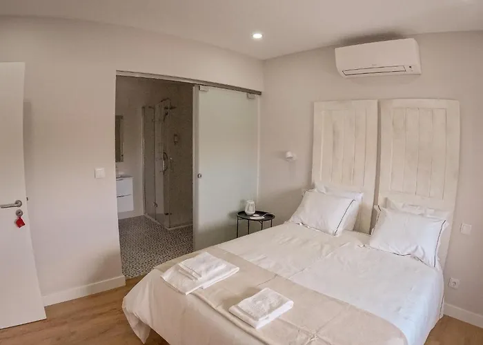 Casa Do Bairro 3* 塞亚